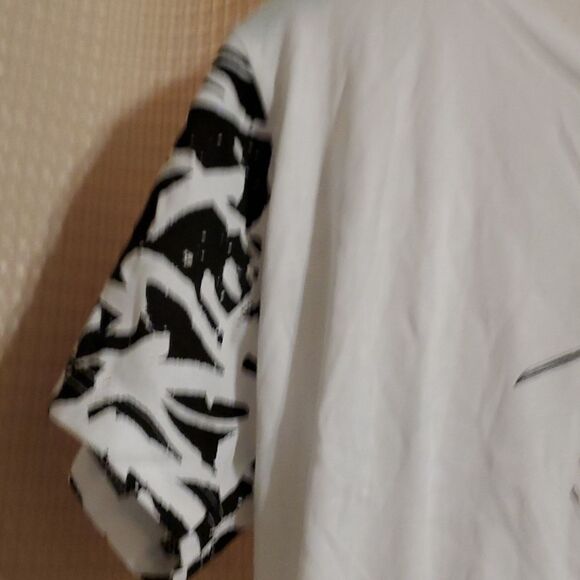 MULAN DISNEYLAND PARIS short sleeve  TShirt - Picture 3 of 6